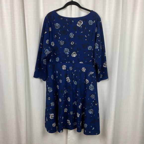 Torrid Blue Floral 3/4 Sleeve Skater Dress Sz.2 - Picture 10 of 15